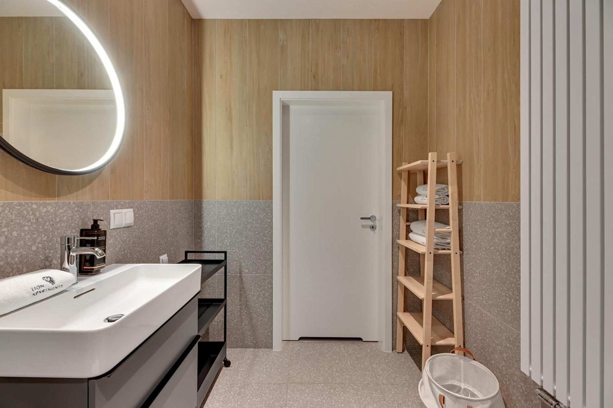 Scala City Center Apartments With Parking By Lion Apartments غدانسك المظهر الخارجي الصورة