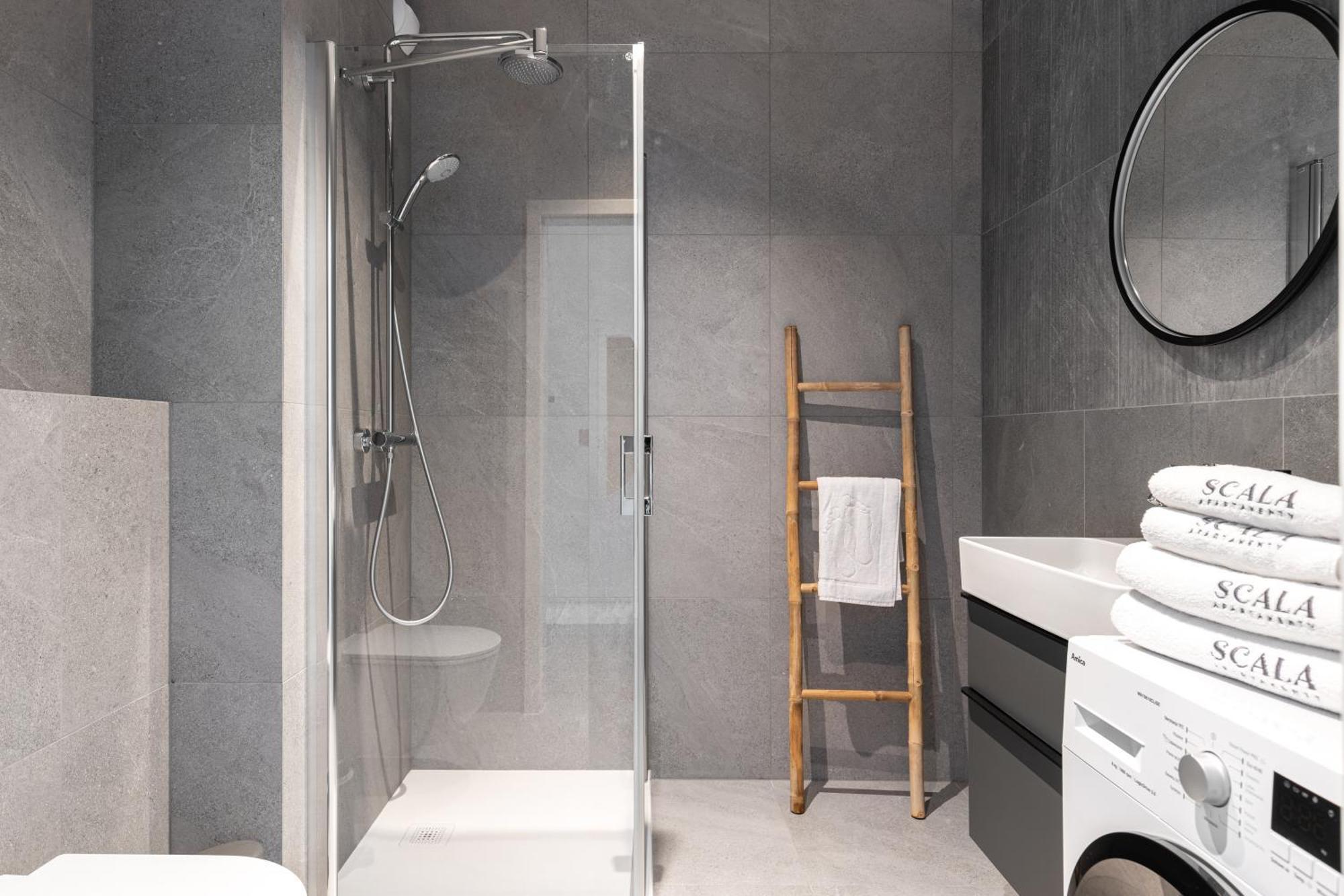 Scala City Center Apartments With Parking By Lion Apartments غدانسك المظهر الخارجي الصورة