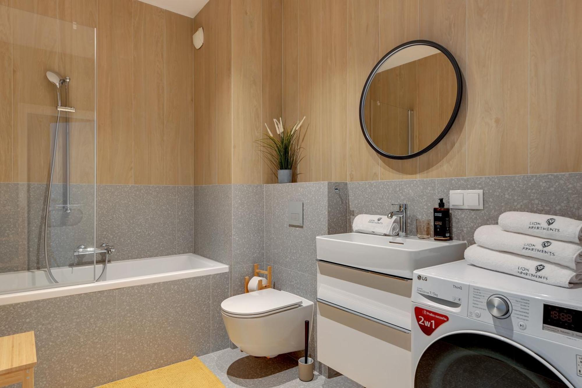 Scala City Center Apartments With Parking By Lion Apartments غدانسك المظهر الخارجي الصورة